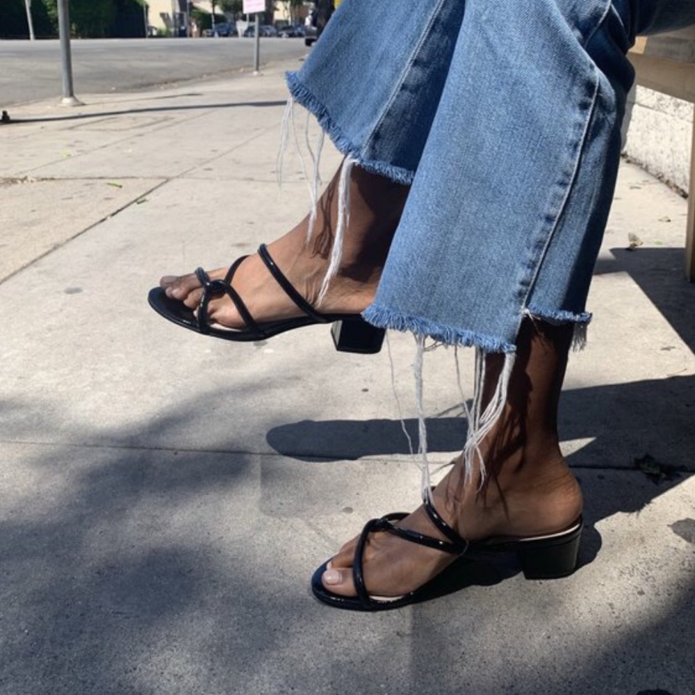 Intentionally blank black sandal